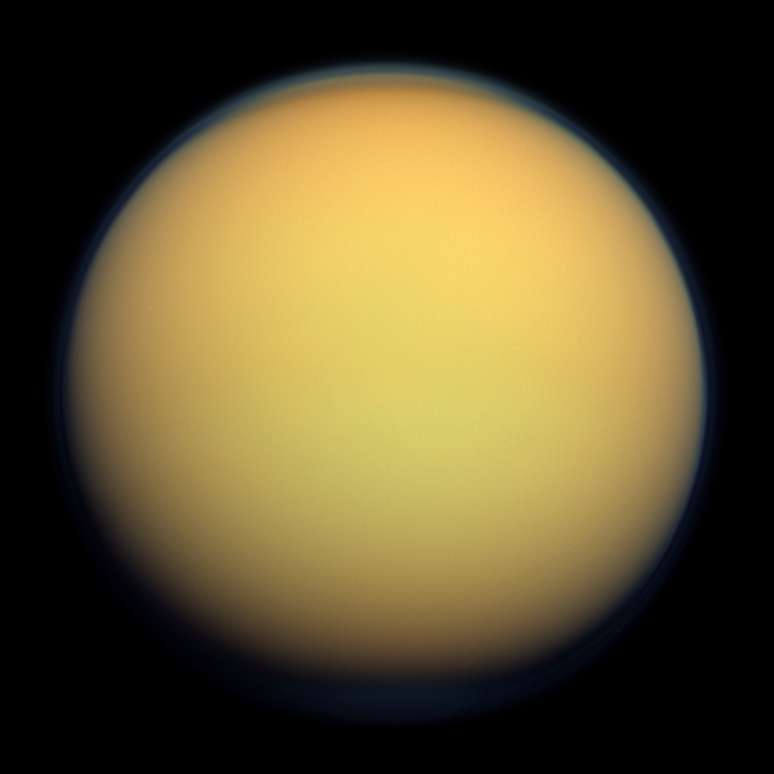 Titã, a maior lua de Saturno, que é rica em matéria orgânica
