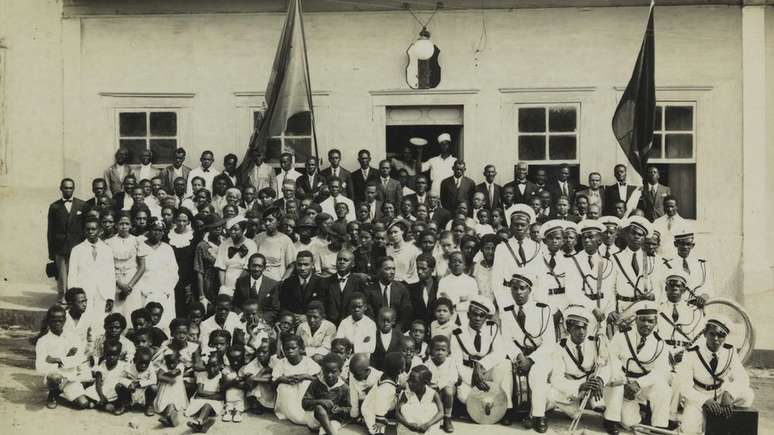 Militantes da Frente Negra Brasileira, uma das primeiras organizações negras do país, criada em 1931, no centro de São Paulo.