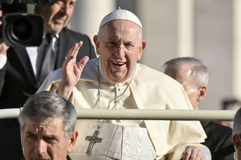 Papa Francisco recebeu grupo de católicos LGBTQIA+ ao fim da audiência geral