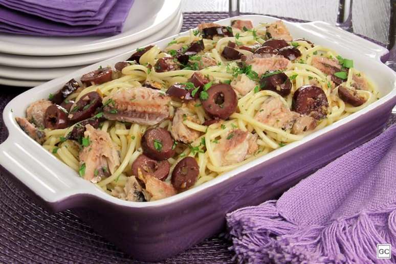 Macarrão alho e óleo com sardinha | Foto: Guia da Cozinha