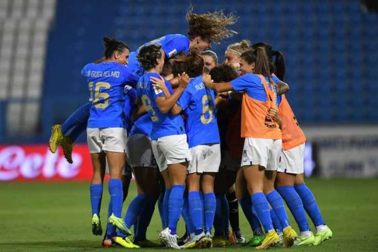 Futebol Feminino : Jogo Amigável De Futebol Itália Vs Colombia