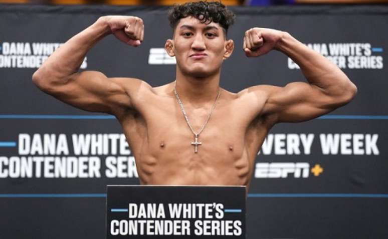 Mexicano de 17 anos fez história ao ser o lutador mais jovem a ser contratado pelo UFC (Foto: Divulgação/UFC)