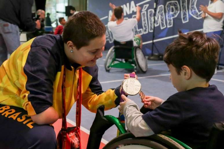 Débora é a primeira campeã mundial de parataekwondo do Brasil