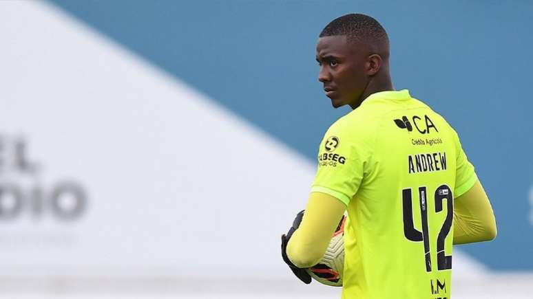 Andrew em ação pelo Botafogo (Foto: Divulgação/Gil Vicente)