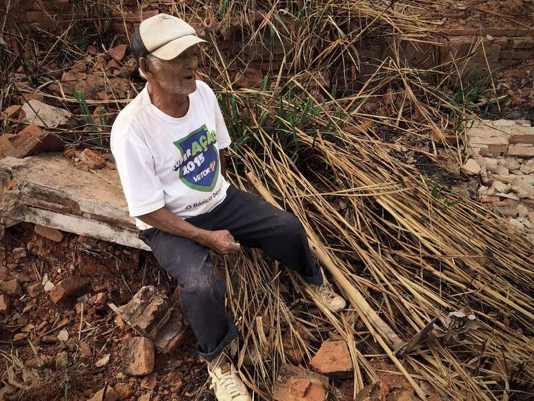 Sebastião contou as dificuldades que enfrenta com o preço alto das coisas e diz que sua esperança é que Lula vença as eleições deste ano