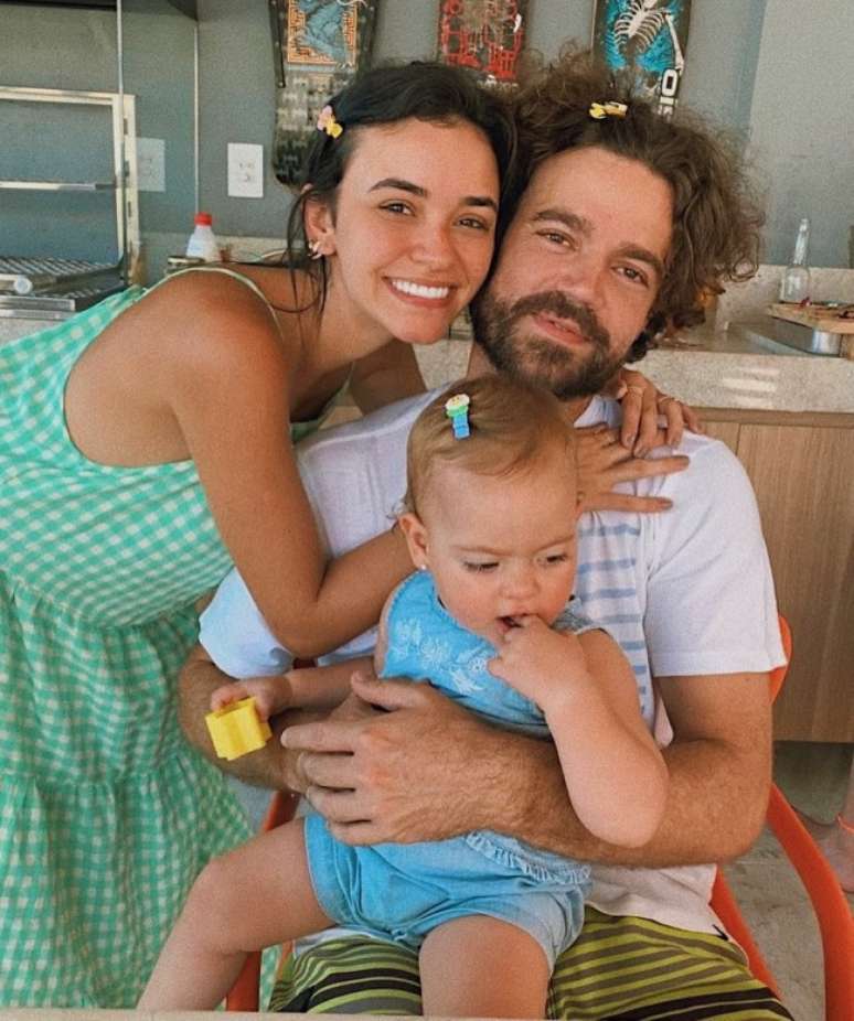 Talita Younan, João Gomez e a filha, Isabel –