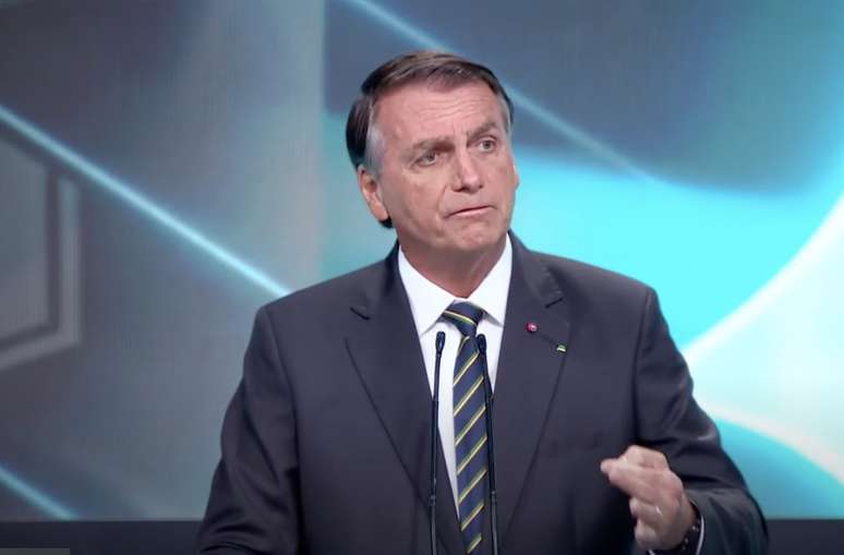 O presidente e candidato à reeleição, Jair Bolsonaro (PL), participa de debate presidencial.