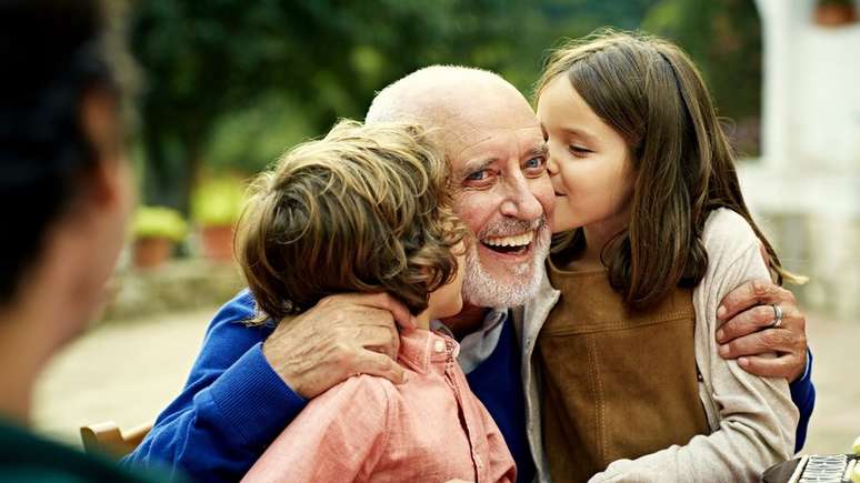 Visitar os idosos &eacute; ben&eacute;fico para a sa&uacute;de deles