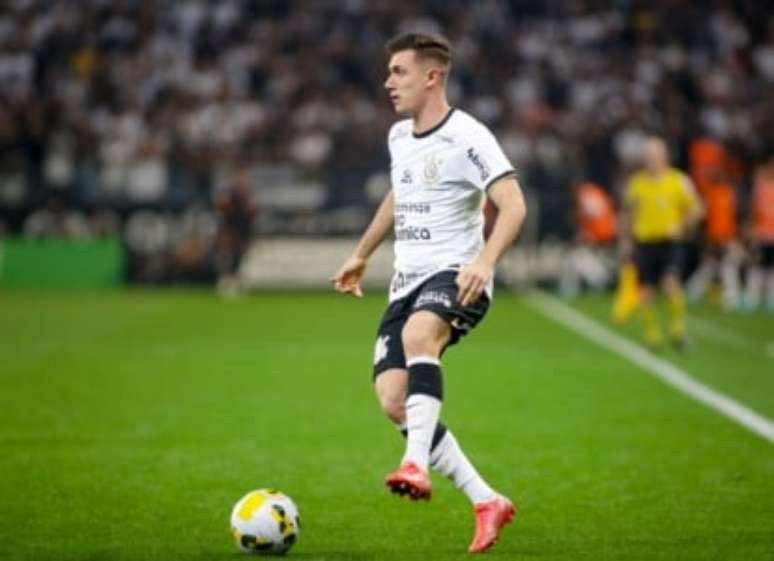 Lucas Piton pode ir a qualquer momento para a Europa (Foto: Rodrigo Coca/Ag.Corinthians)