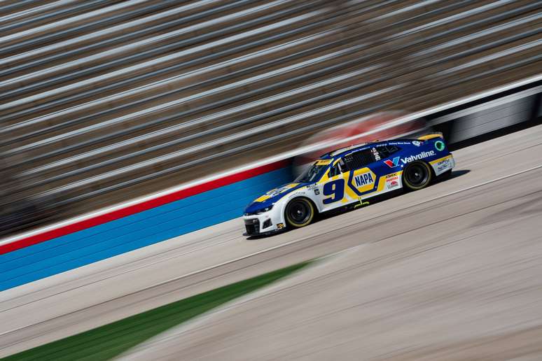 Chase Elliott abandonou no Texas 