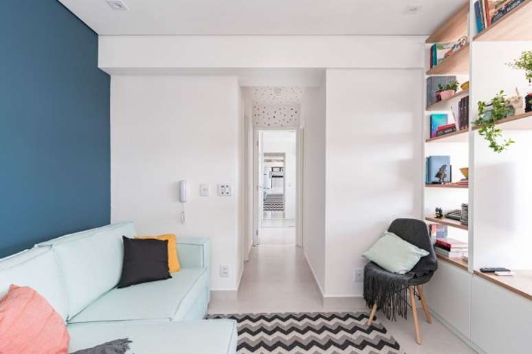 34. Sofá chaise azul claro na decoração moderna – Foto LV Arquitetos