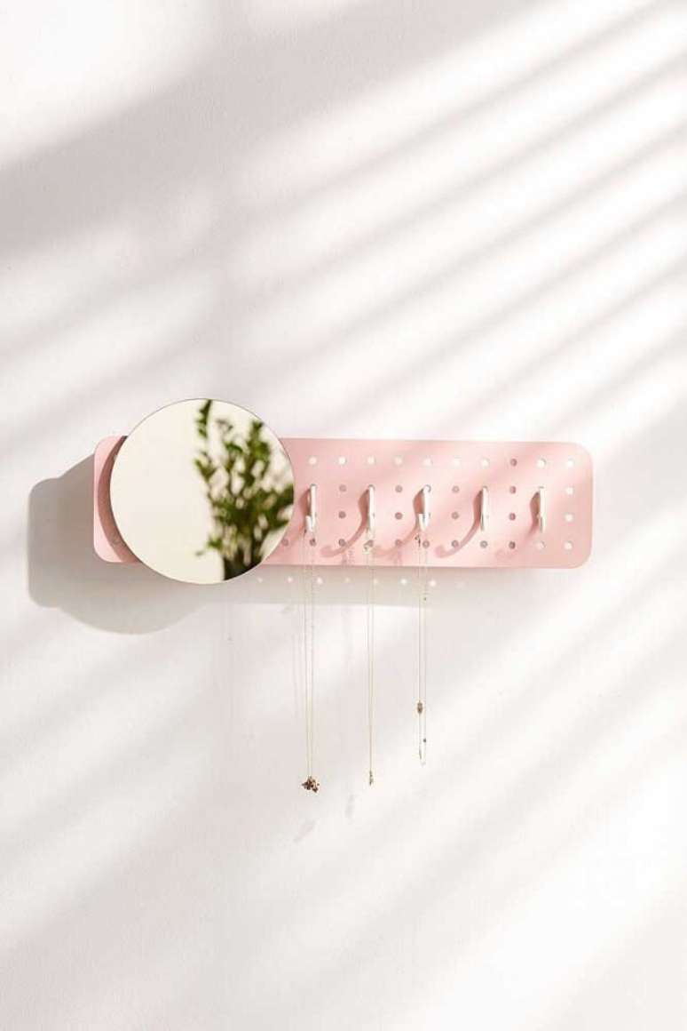 48. Gancho para pendurar acess&oacute;rios na decora&ccedil;&atilde;o da penteadeira &ndash; Foto Decor Facil