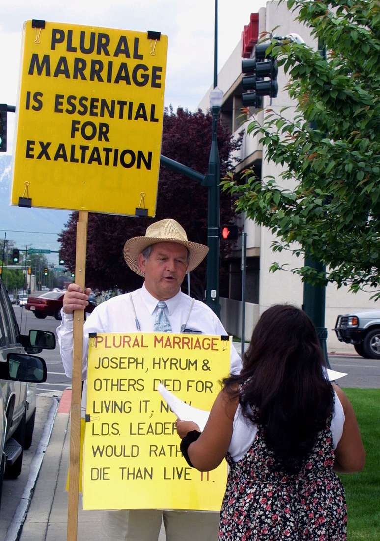 Quando Tom Green foi levado a julgamento, manifestantes a favor da poligamia saíram às ruas de Salt Lake City