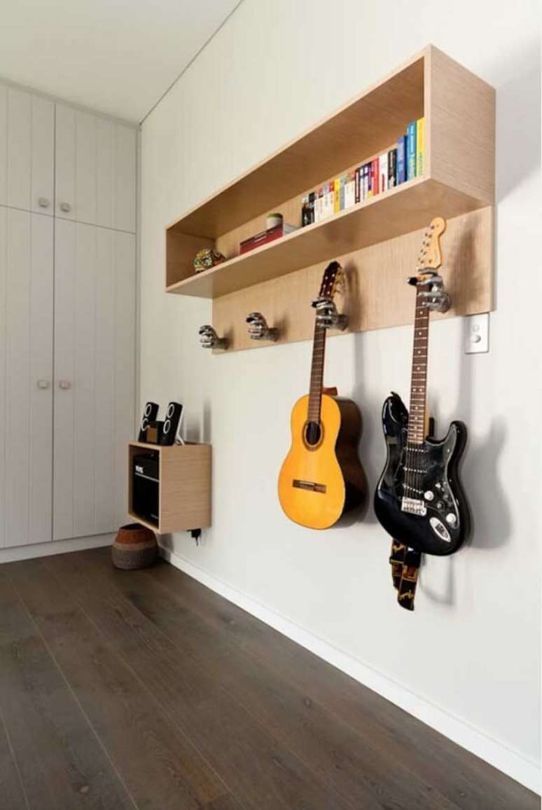 20. Gancho para pendurar instrumentos musicais na decora&ccedil;&atilde;o &ndash; Foto Decor Facil