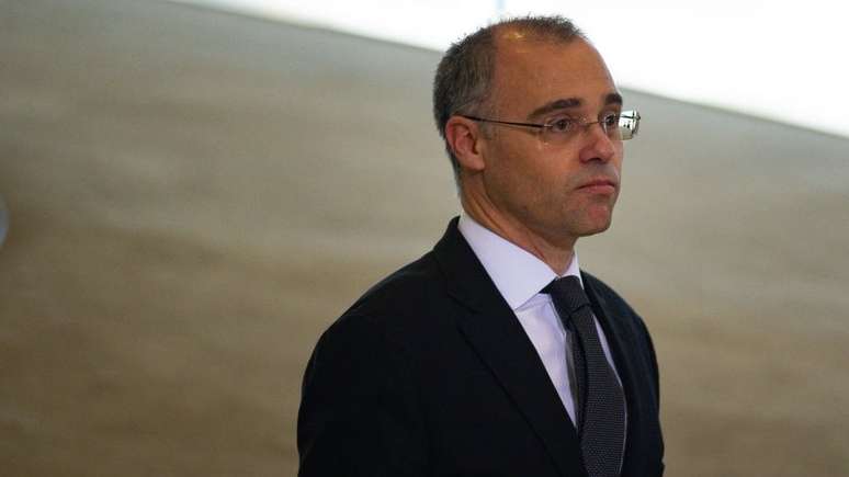 O ministro Andr&eacute; Mendon&ccedil;a negou liminares contra proposta de amplia&ccedil;&atilde;o de benef&iacute;cios sociais