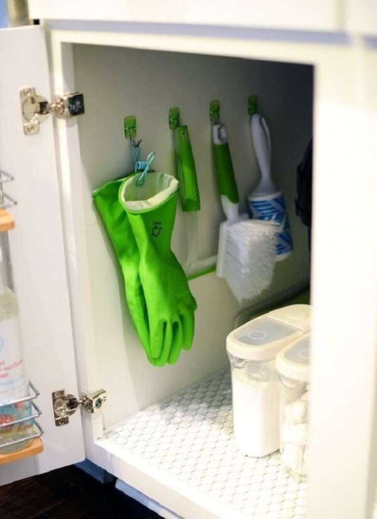 22. Gancho para pendurar itens de limpeza &ndash; Foto Gazeta do Povo