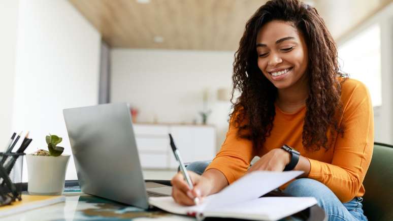 A programação inclui palestras, oficinas, espaços temáticos e 600 expositores.  Foto: Shutterstock