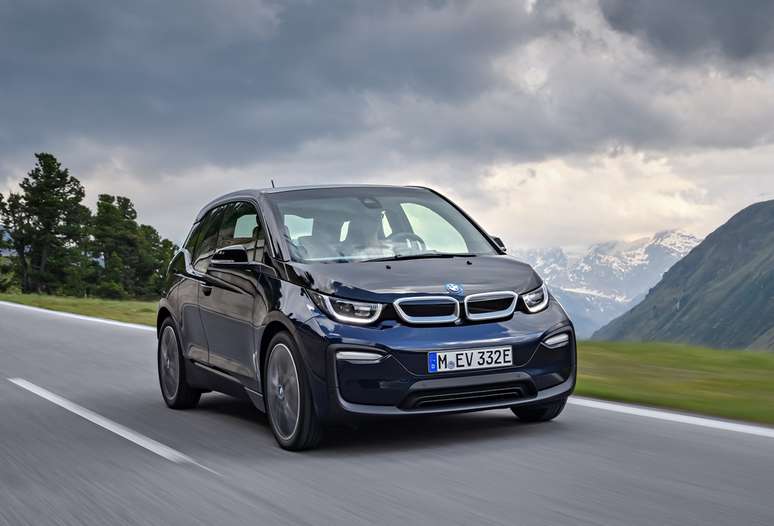 BMW i3 elétrico está em promoção.