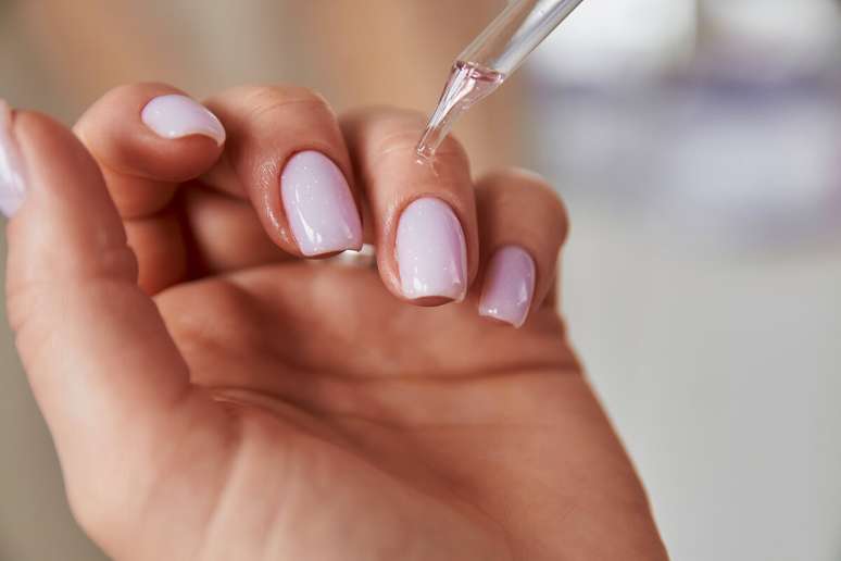 A hidrata&ccedil;&atilde;o &eacute; fundamental para manter a unha bonita 