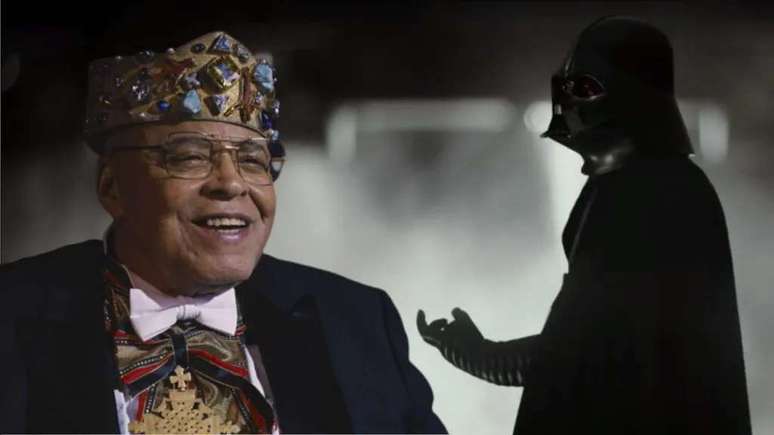 Apesar da aposentadoria, a voz icônica de James Earl Jones seguirá no futuro de Star Wars (Imagem: Reprodução/Paramount Pictures, Lucasfilm)