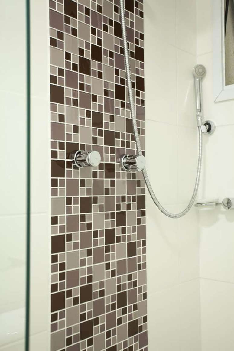 43. &Aacute;rea de banho com faixa decorativa para banheiro. Projeto de Martinhao Neves Arquitetos