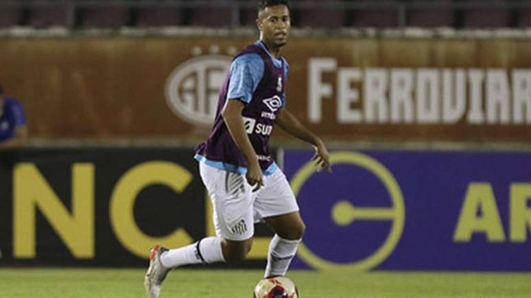 Antes do jogo contra o Santos, Wesley relembra histórico de clássicos na  base