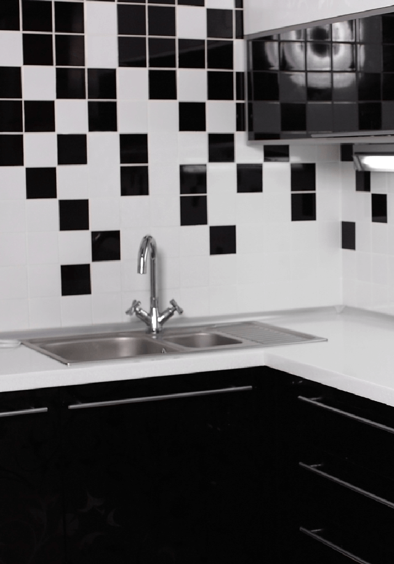 8. Crie belas imagens no seu c&ocirc;modo com azulejos preto e branco. Fonte &ndash; Freepik