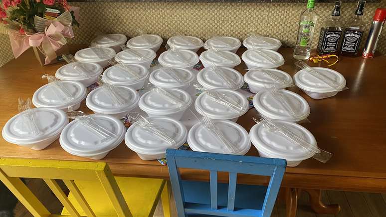 Projeto social seria responsável por distribuir refeições para 26 moradores de rua de Blumenau (SC)