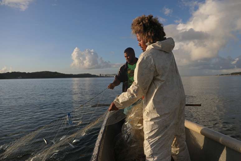 Na Ilha de Mare, os moradores de quilombos sobreviveram por gerações do trabalho árduo de pescadores artesanais e pescadoras.