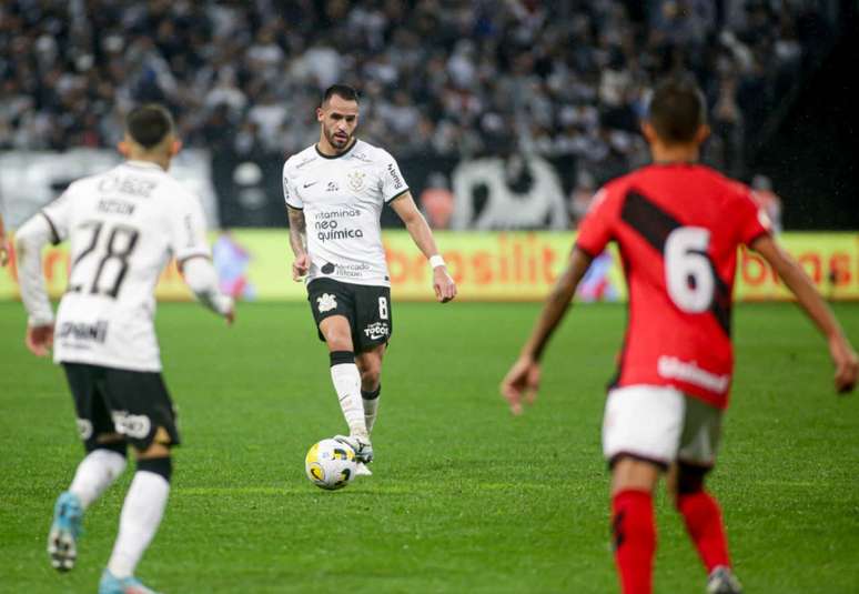 Renato Augusto em ação contra o Dragão (Foto: Rodrigo Coca / Agência Corinthians)