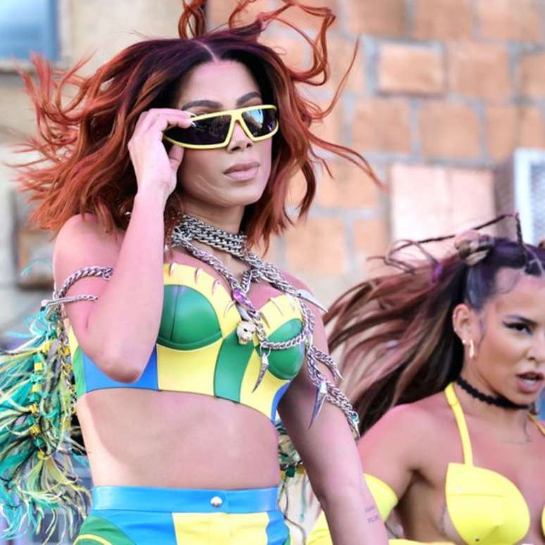 Anitta de verde e amarelo no festival de m&uacute;sica Coachella, nos EUA