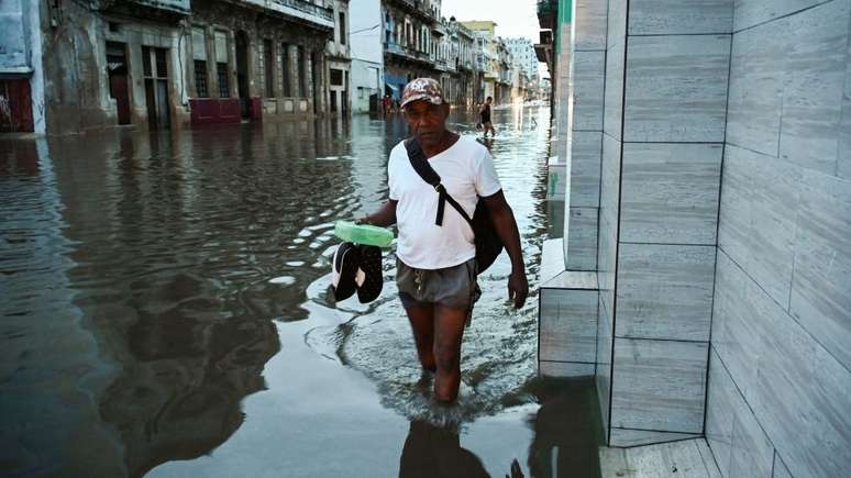 Ao passar por Cuba, o furacão Ian deixou pelo menos dois mortos