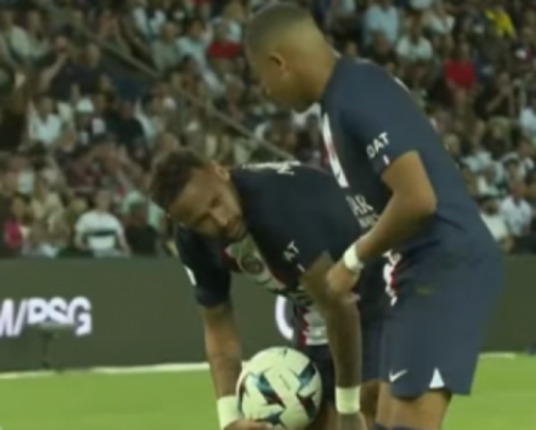 Pergunta sobre Mbappe após partida da Seleção irrita Neymar