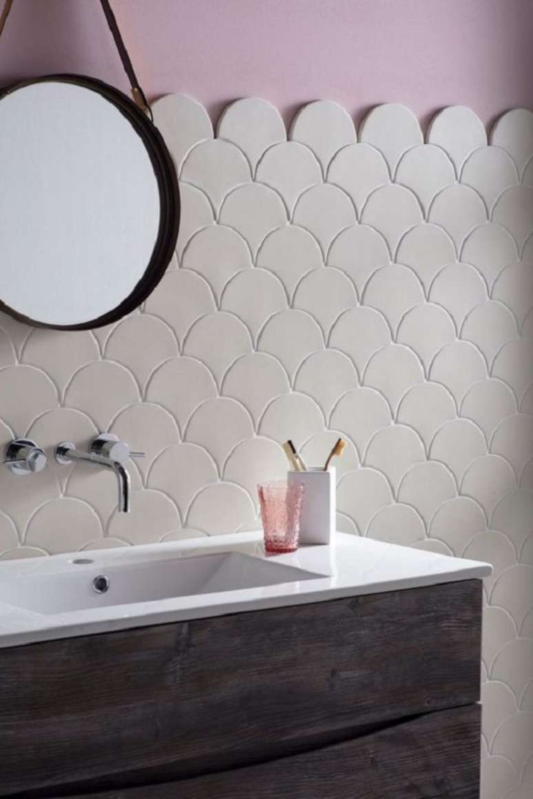 58. Revestimento com textura de escama de peixe &ndash; Foto Mandarin Stone