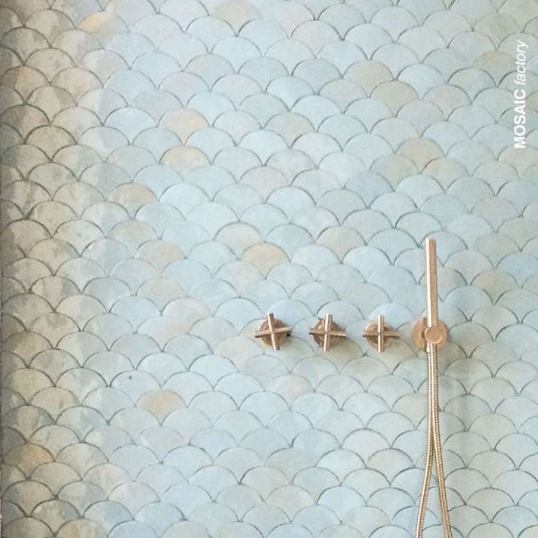 34. Revestimento escama de peixe textura e colora&ccedil;&atilde;o mesclada &ndash; Foto Zellige