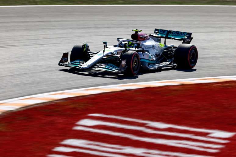 Lewis Hamilton não vai dar vida fácil para os rivais nas últimas corridas de 2022 