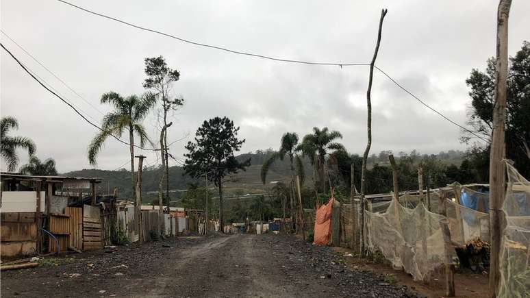 A ocupação Parque União fica às margens do Rodoanel, em Itapecerica da Serra