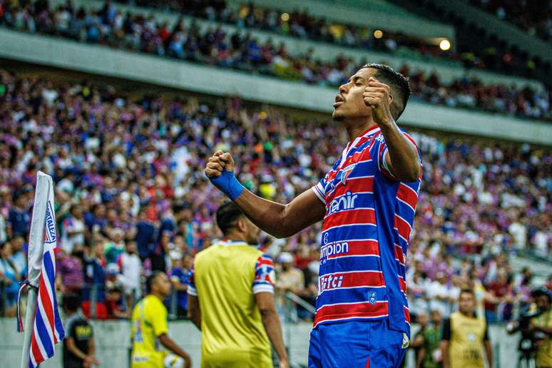 Fortaleza desperdiça pênalti e perde para o Flamengo no Maracanã pela Série  A - Jogada - Diário do Nordeste