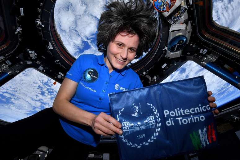 Esta é a segunda experiência no espaço de Samantha Cristoforetti, engenheira e piloto de caça italiana