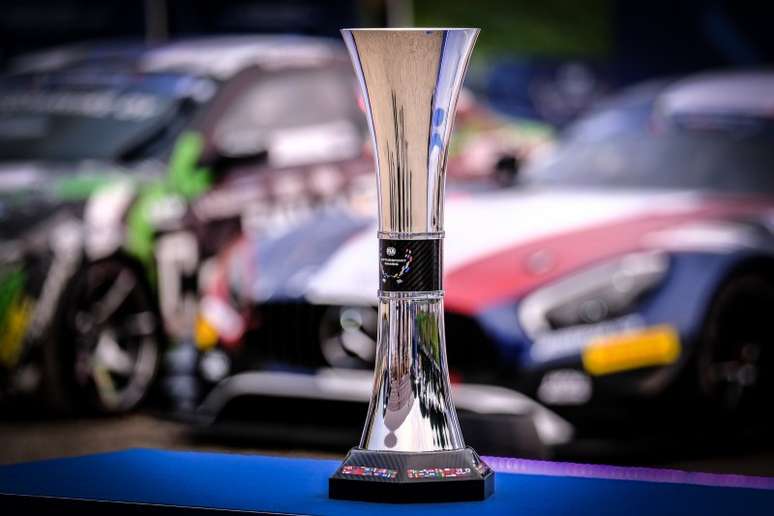 As delegações estarão de olho no troféu do Motorsport Games