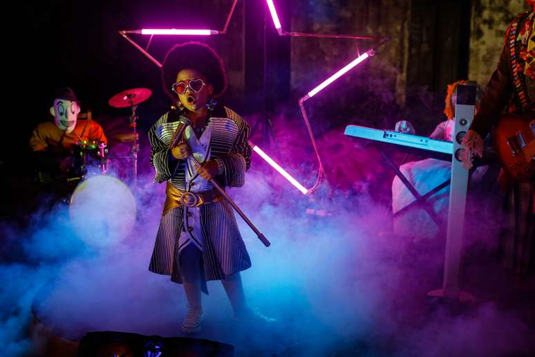 Lilica Rocha em seu clipe musical “Black Power Eu Sou”.
