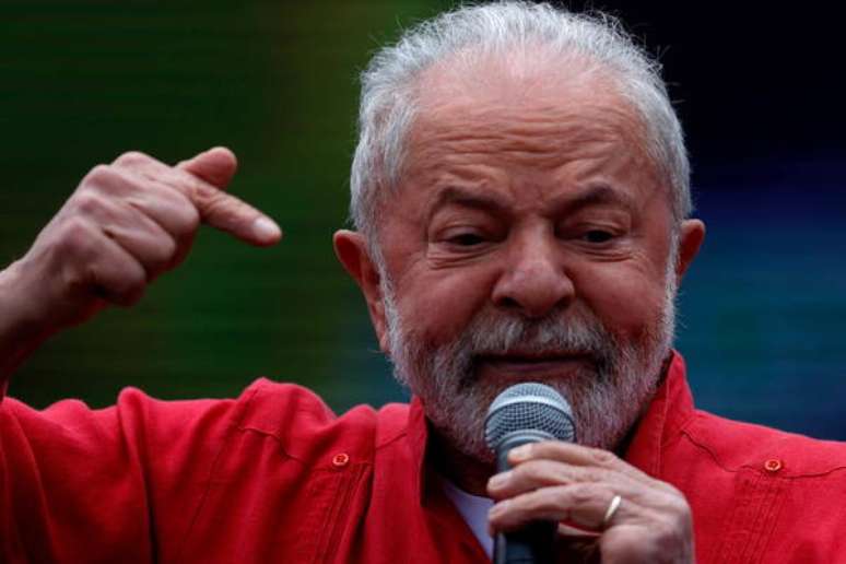 Lula durante ato de campanha em São Paulo