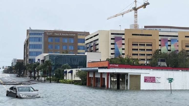 A cidade de Orlando, no norte da península, registrou inundações históricas