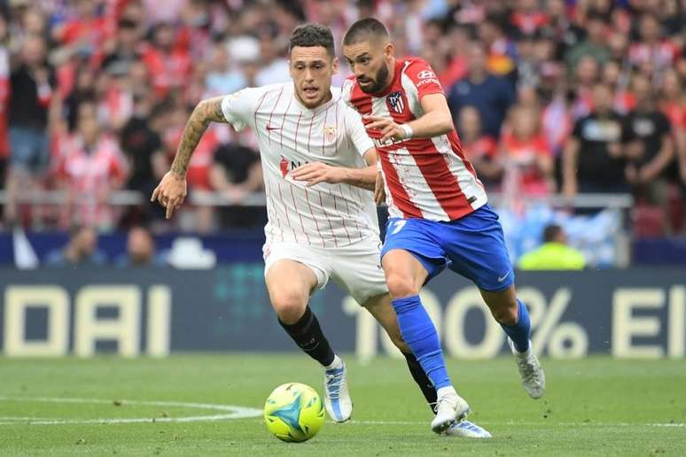 Sevilla e Atlético de Madrid prometem bom jogo neste sábado (Foto: JOSE JORDAN / AFP)