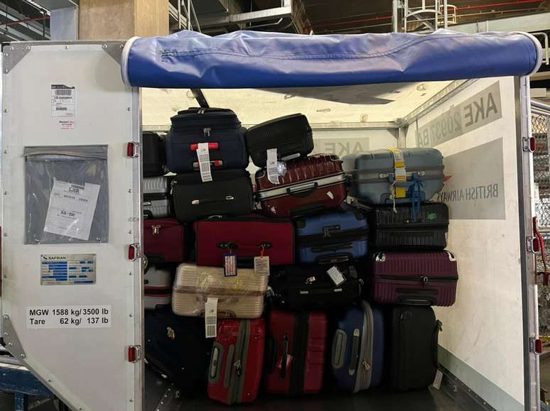 Malas estocadas dentro do cont&ecirc;iner.