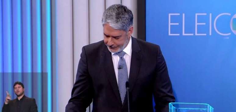 Bonner não disfarçou irritação em alguns momentos e o cansaço na parte final do debate