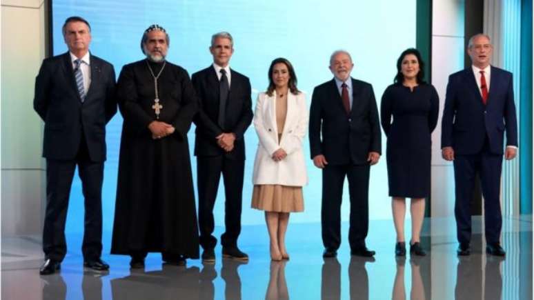 Os candidatos participantes do tenso debate na Globo: boa audiência, apesar do horário