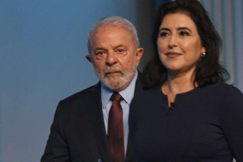 Lula e Tebet durante o debate presidencial da Globo