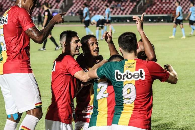 Grêmio sofreu um novo revés como visitante, desta vez para o Sampaio Corrêa, pela 32ª rodada da Série B (Foto: Divulgação/ Sampaio Corrêa)