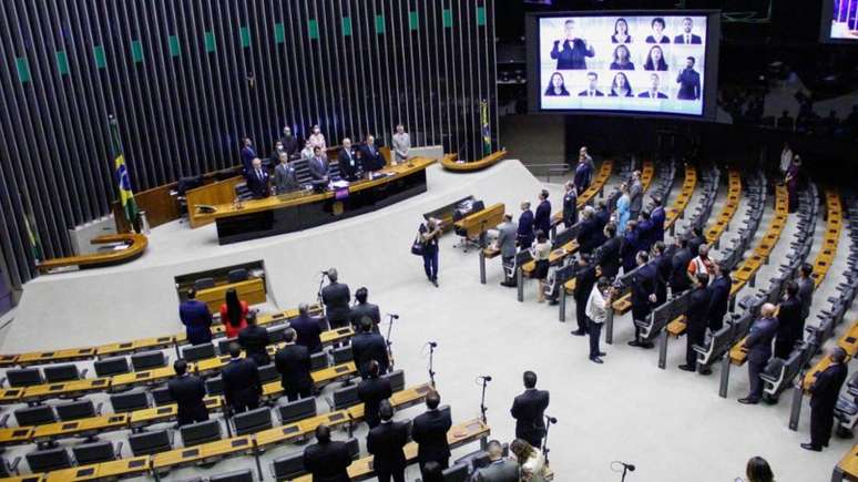 'Bancada da ciência' no Legislativo pode dar suporte a decisões de políticas públicas baseadas em evidências, acreditam acadêmicos